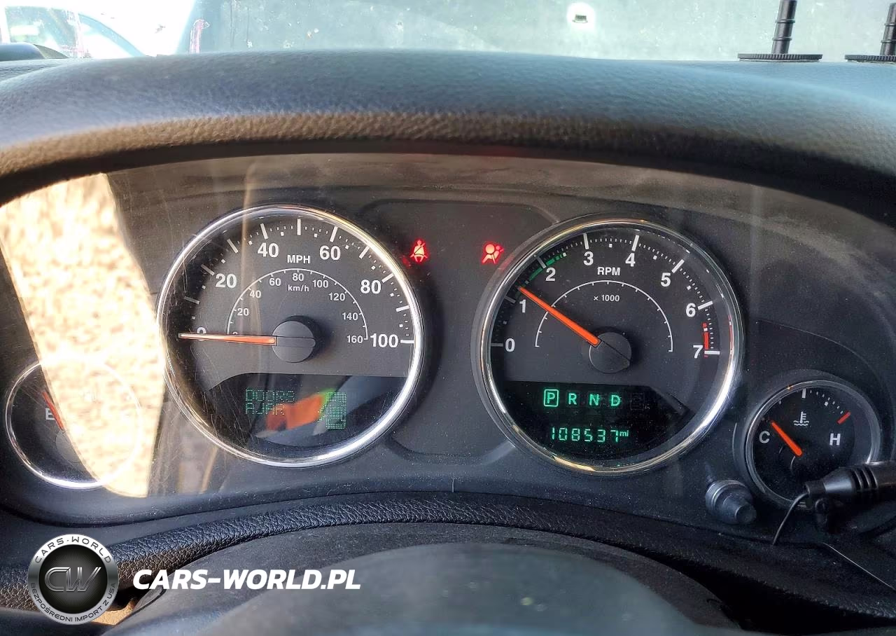 2015 Jeep Wrangler Unlimited Sahara VIN:1C4HJWEG9FL624427 - 9