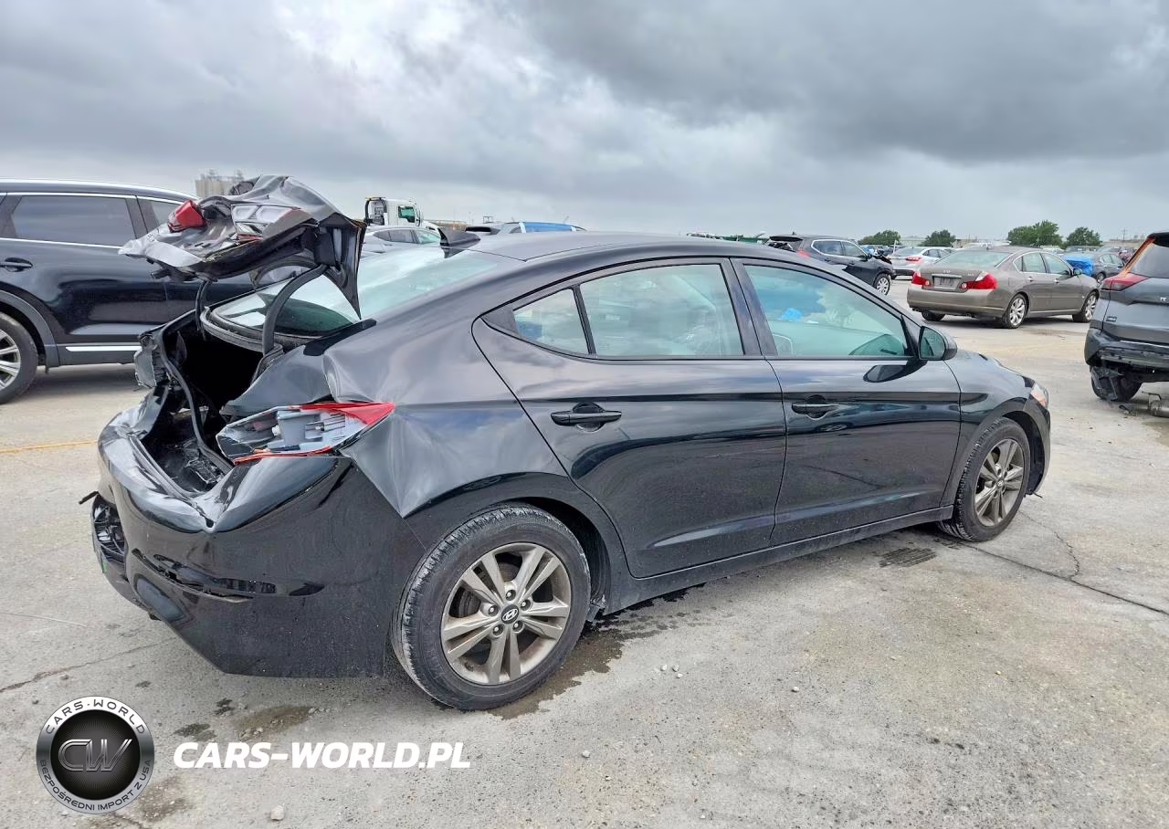 2017 Hyundai Elantra Se VIN:5NPD84LF6HH051518 - 3