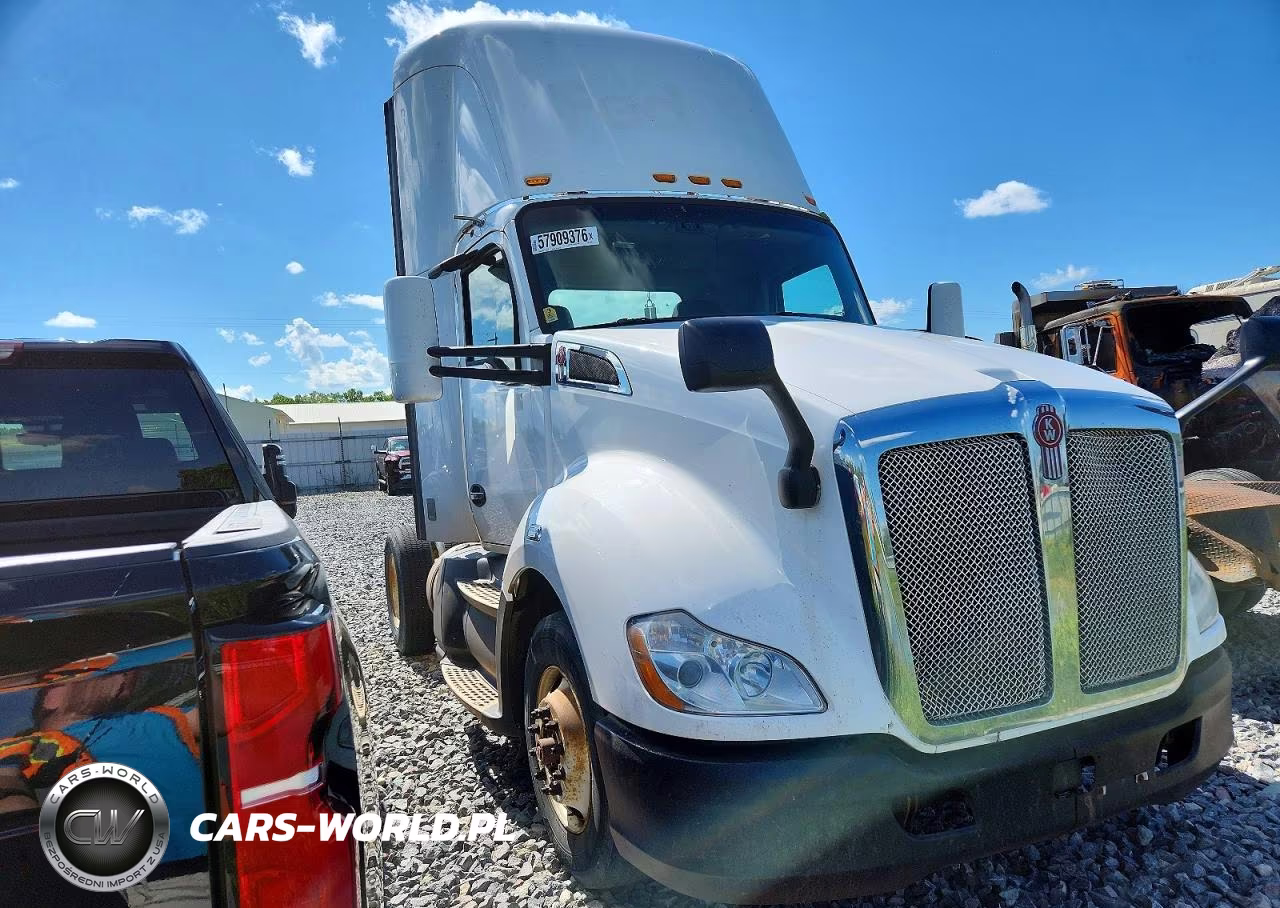 2016 Kenworth T680 Semi Truck