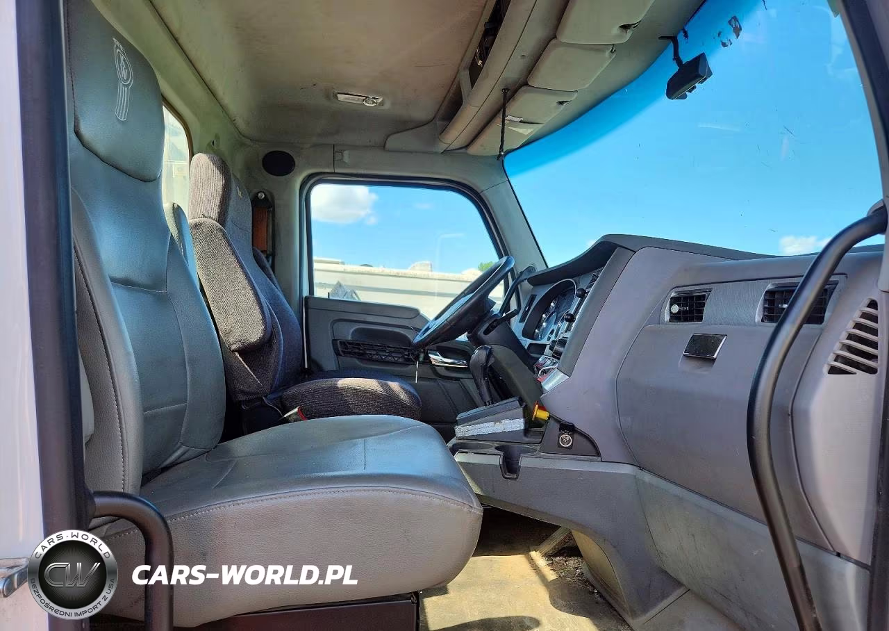 2016 Kenworth T680 Semi Truck VIN:1XKYA48X8GJ496439 - 5