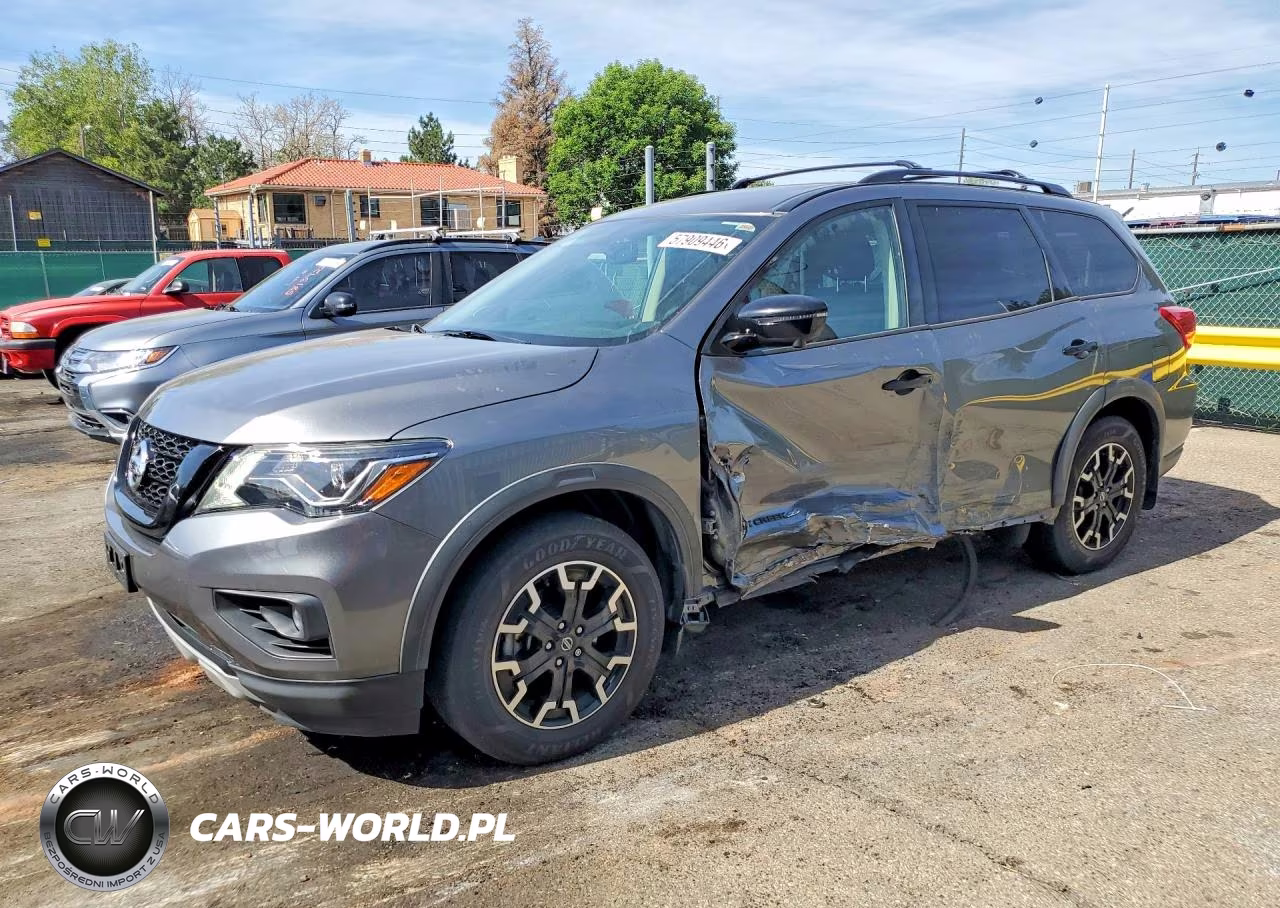 2020 Nissan Pathfinder Sl