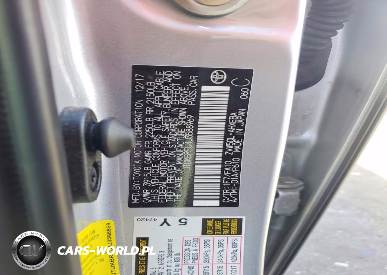 2018 Toyota Prius Two VIN:JTDKBRFU4J3588969 - 12