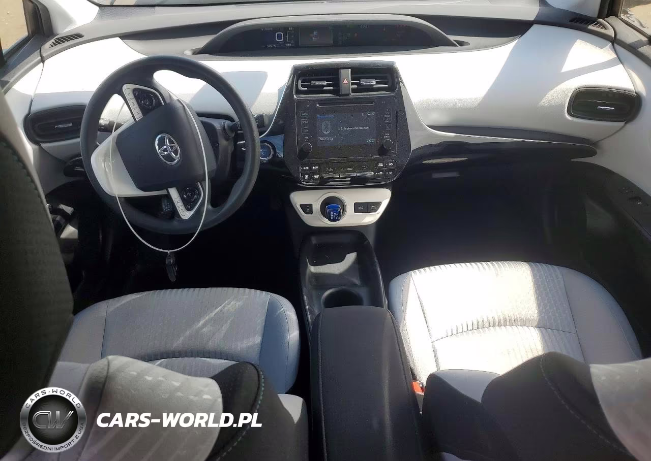 2018 Toyota Prius Two VIN:JTDKBRFU4J3588969 - 8