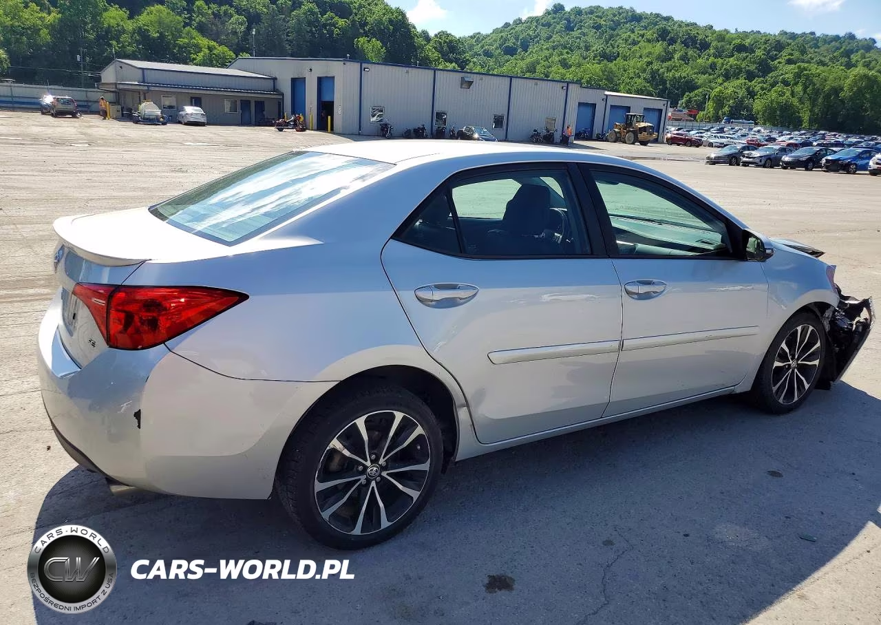 2018 Toyota Corolla Se VIN:2T1BURHE9JC035905 - 3