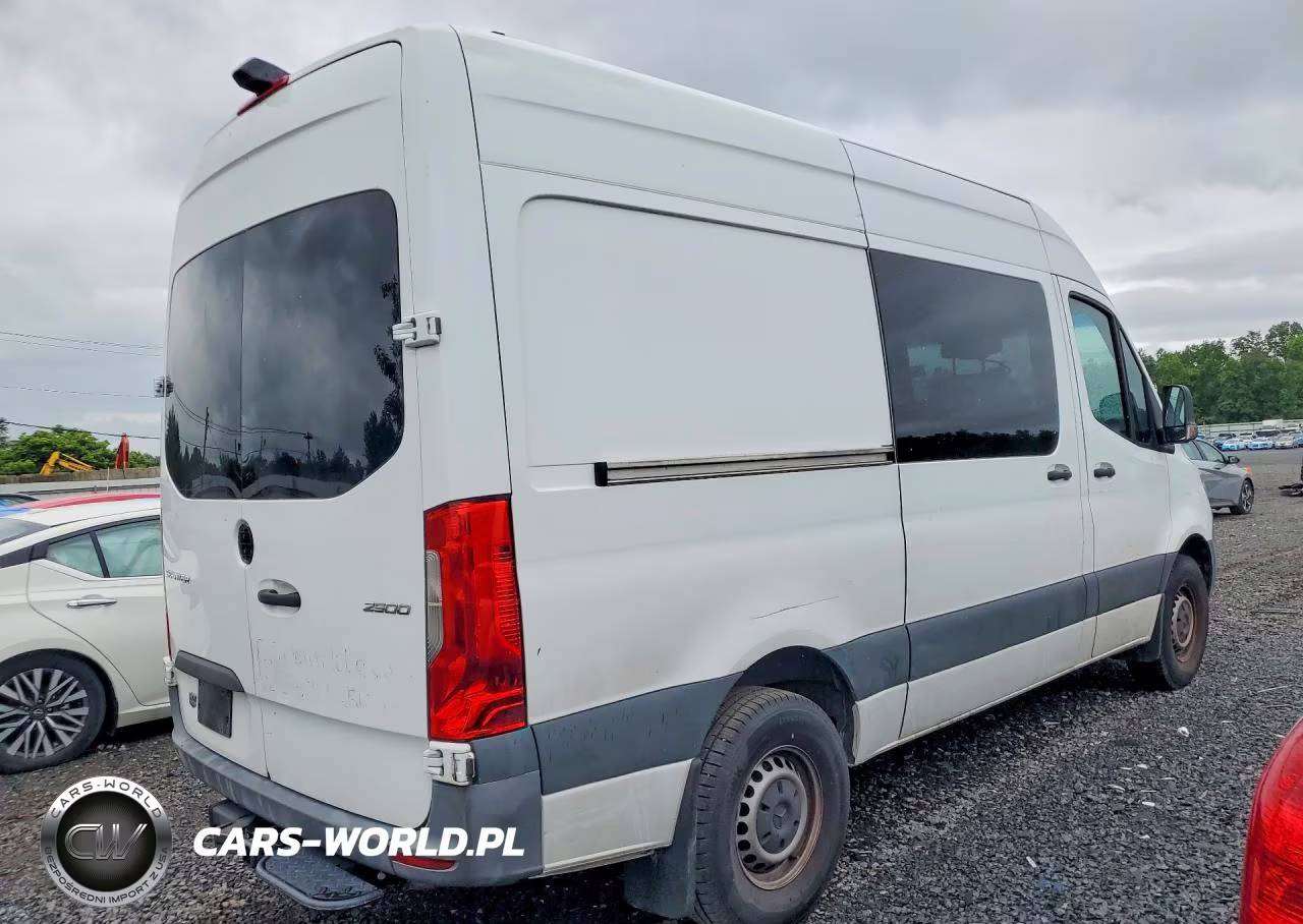 2021 Mercedes-Benz Sprinter 2500 VIN:W1Y4DBHY2MT045467 - 3