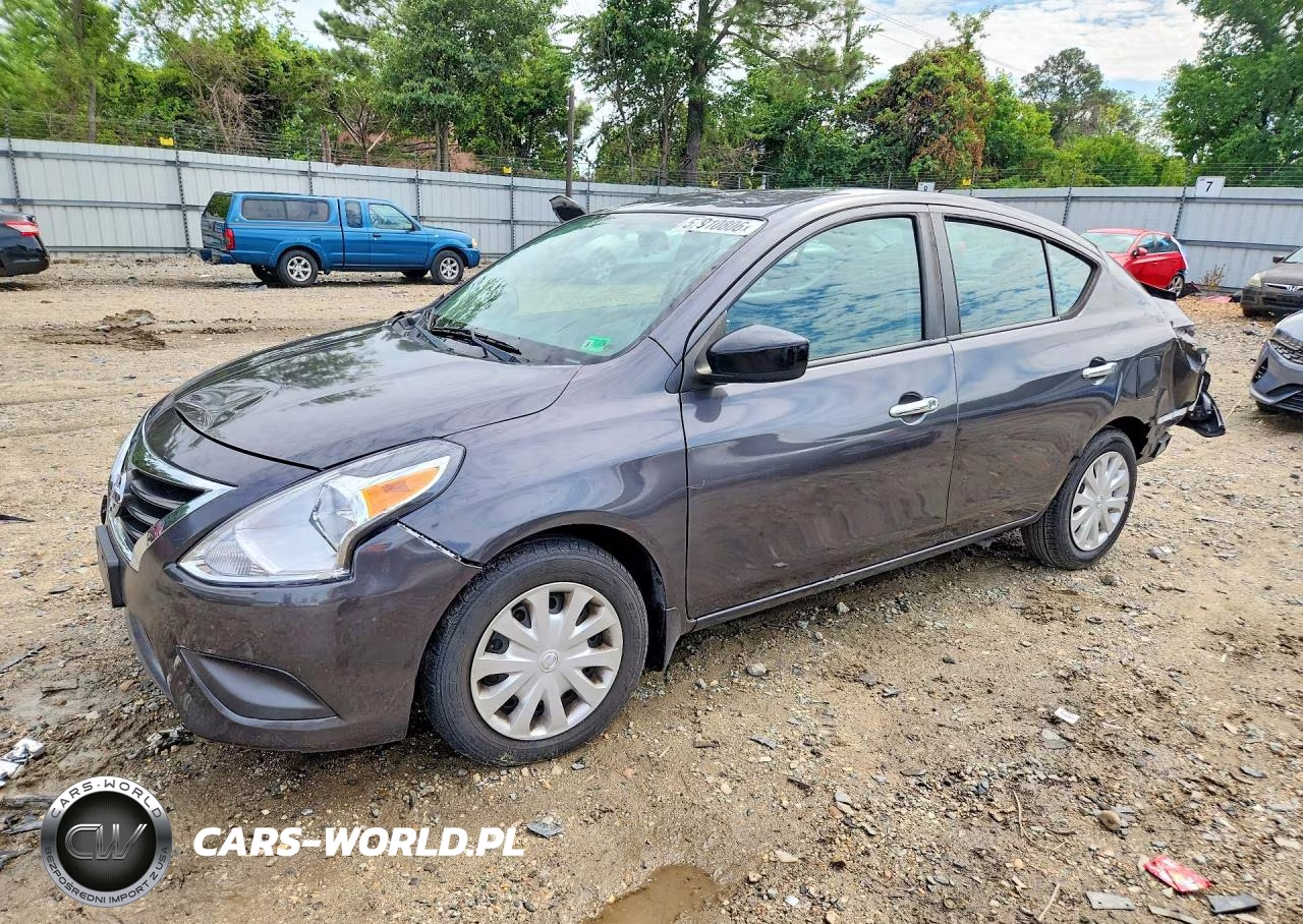 2015 Nissan Versa 1.6 Sv – zdjęcie 1 z 13
