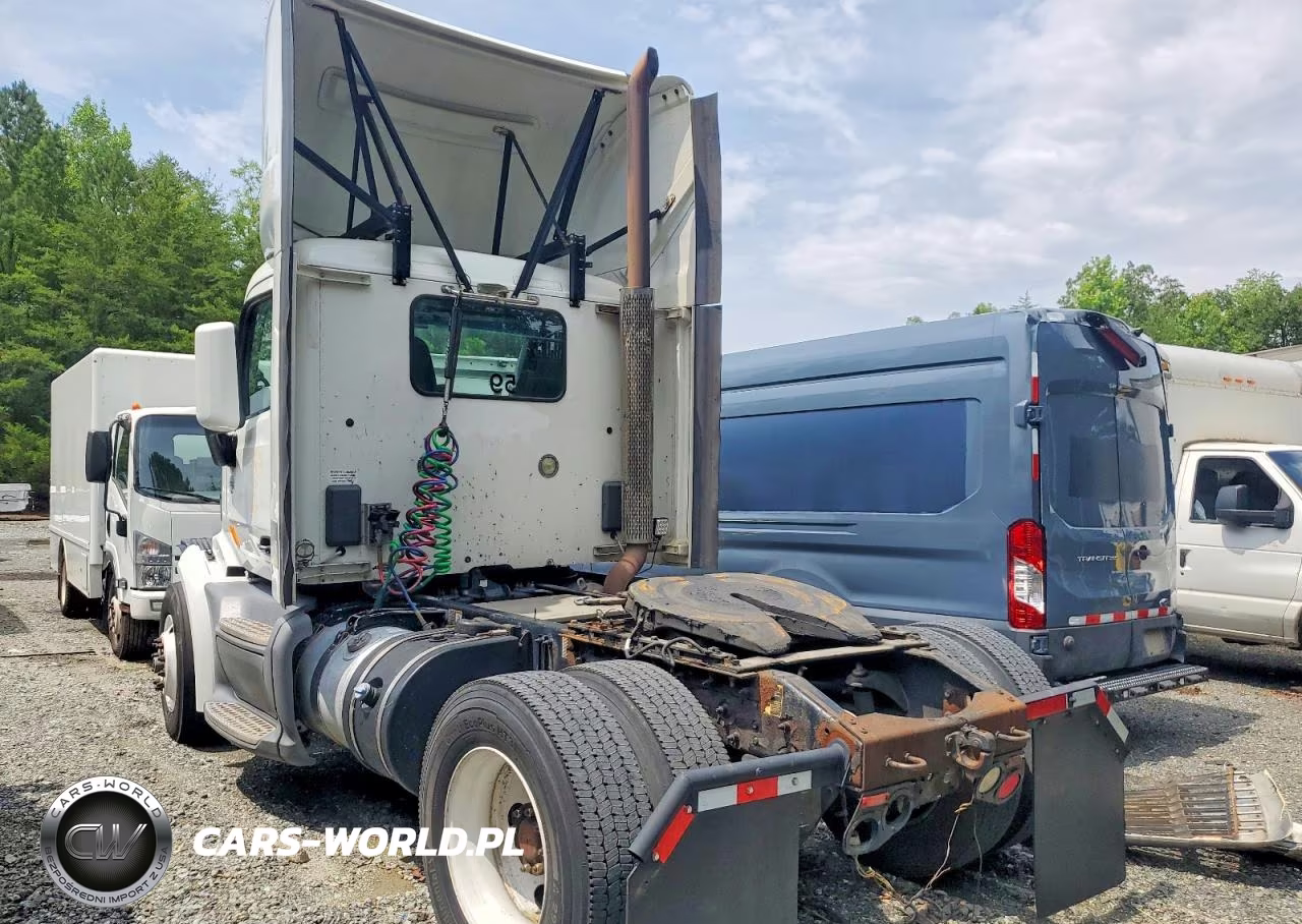 2015 Peterbilt 579 Semi Truck VIN:1XPBA48X7FD299369 - 3