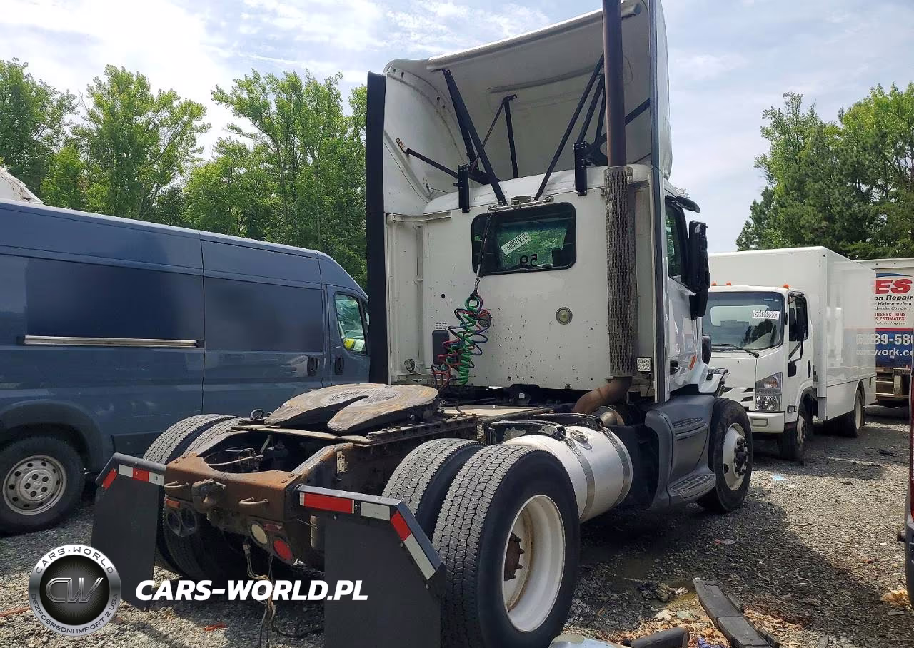 2015 Peterbilt 579 Semi Truck VIN:1XPBA48X7FD299369 - 4