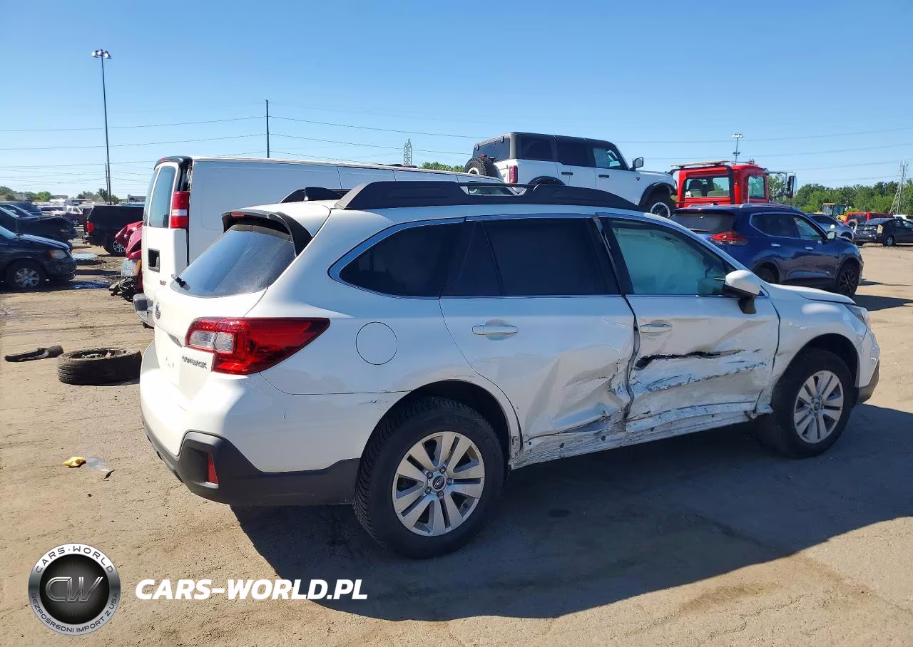 2019 Subaru Outback 2.5I Premium VIN:4S4BSAFC3K3296199 - 3