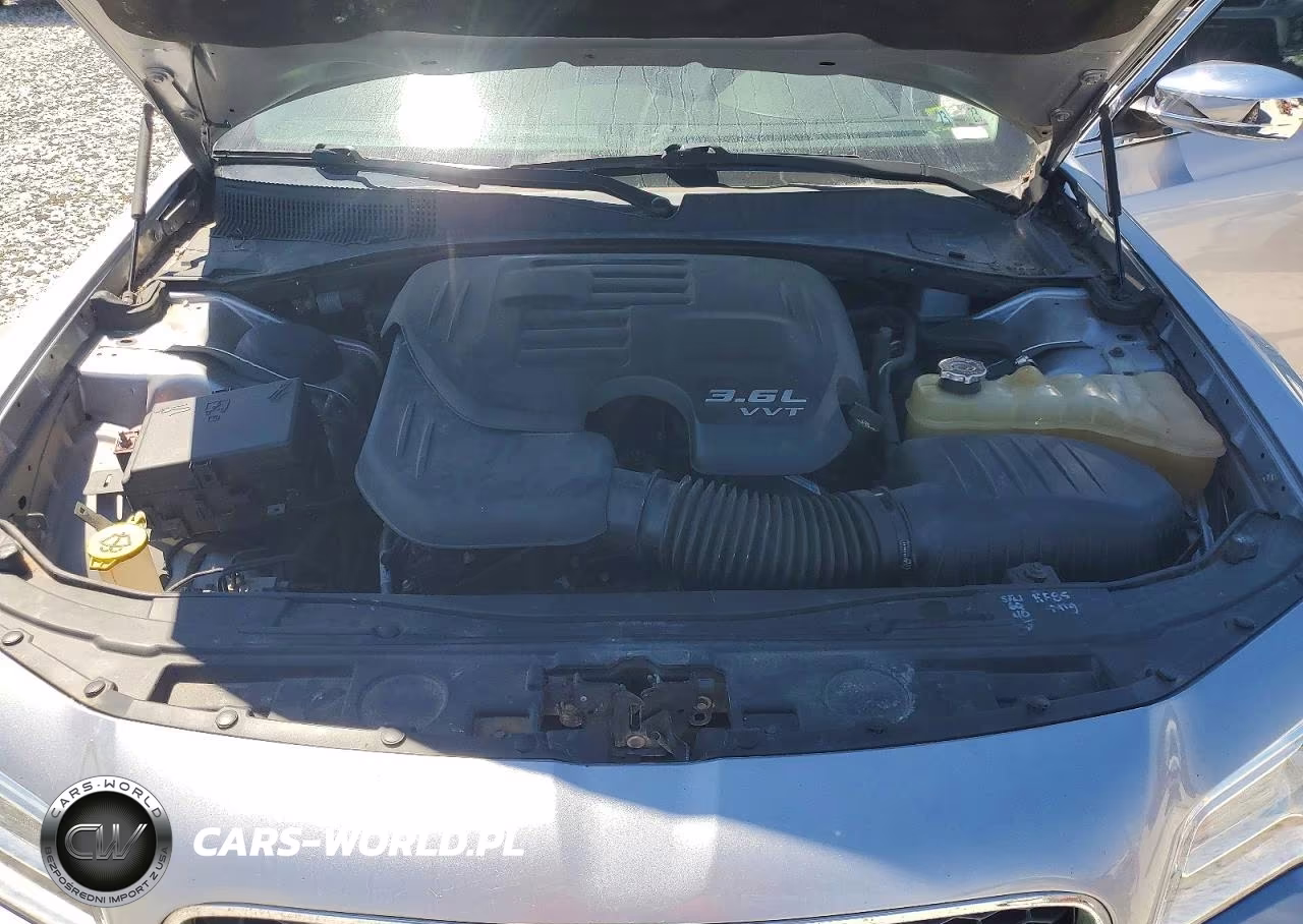 2018 Chrysler 300 Limited VIN:2C3CCAKG2JH165117 - 11