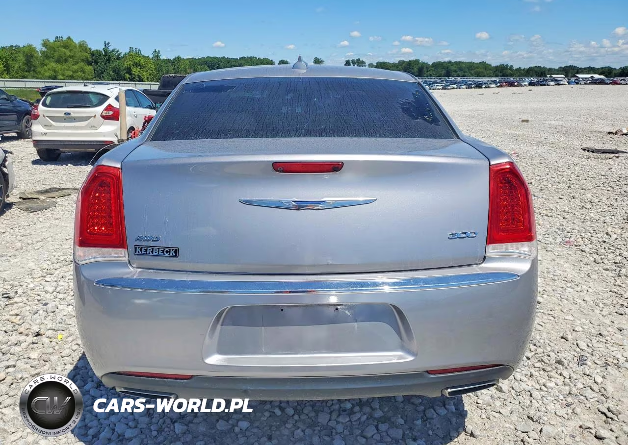 2018 Chrysler 300 Limited VIN:2C3CCAKG2JH165117 - 6