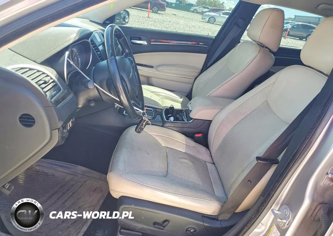 2018 Chrysler 300 Limited VIN:2C3CCAKG2JH165117 - 7
