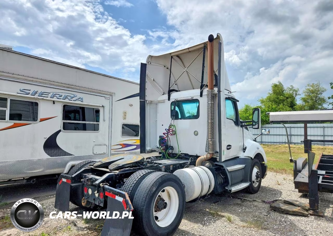 2016 Kenworth T680 Semi Truck VIN:1XKYA48X3GJ496462 - 4