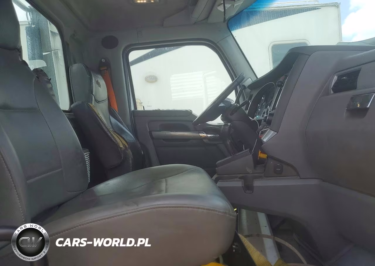 2016 Kenworth T680 Semi Truck VIN:1XKYA48X3GJ496462 - 5