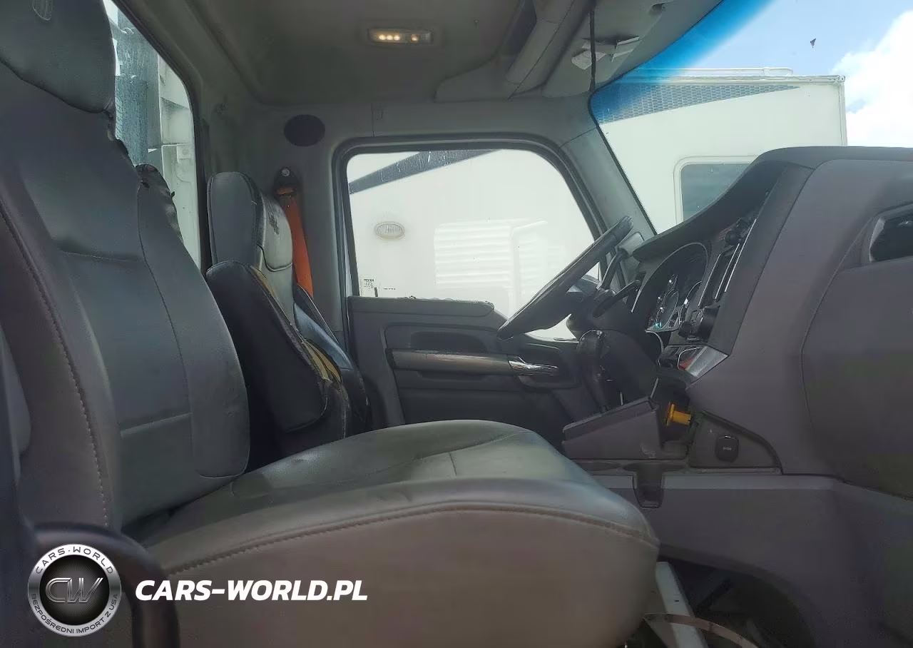 2016 Kenworth T680 Semi Truck VIN:1XKYA48X3GJ496462 - 6