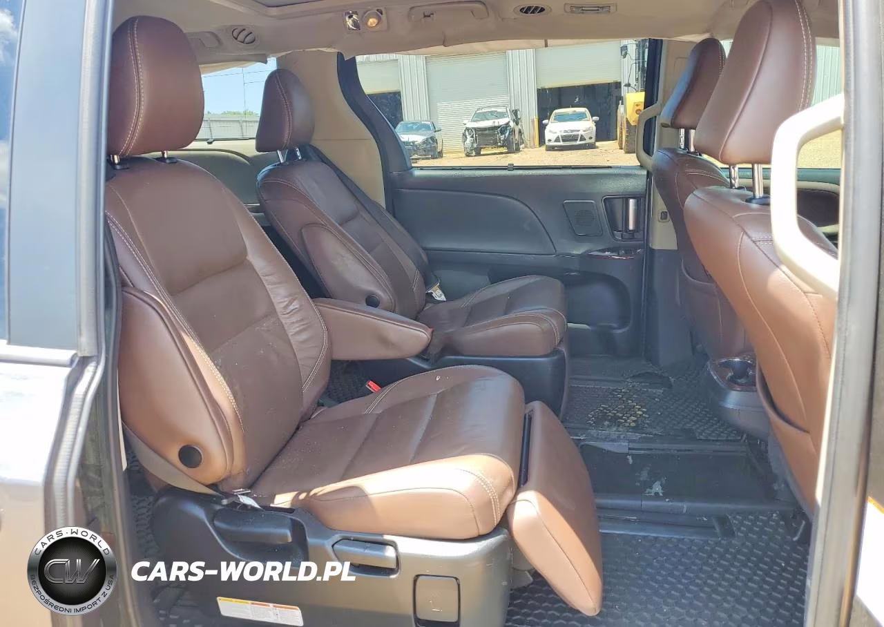 2018 Toyota Sienna Limited 7-Passenger VIN:5TDYZ3DC5JS931106 - 10