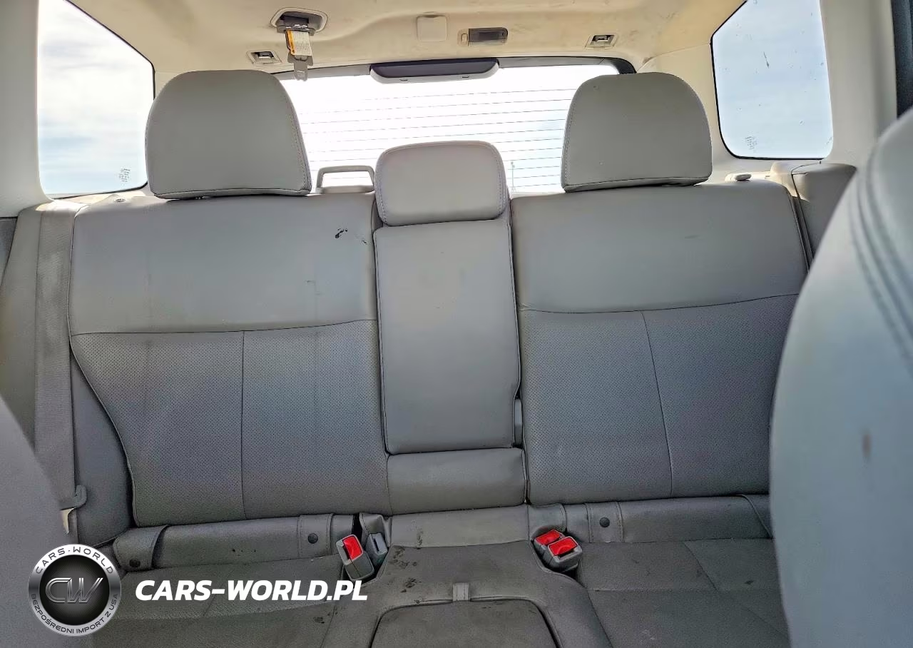 2011 Subaru Forester Touring VIN:JF2SHGGC6BH765956 - 10