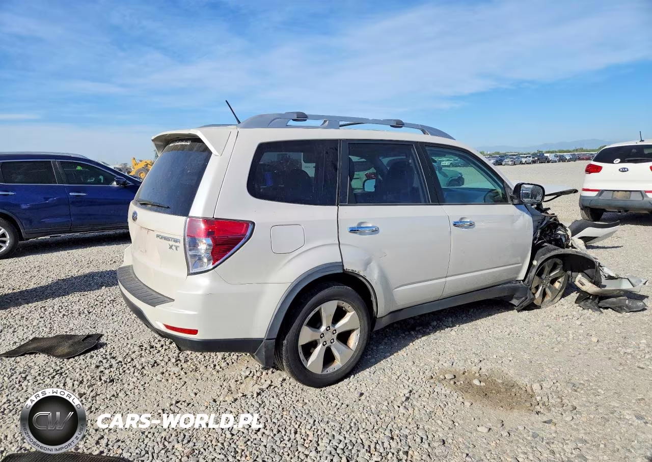 2011 Subaru Forester Touring VIN:JF2SHGGC6BH765956 - 3