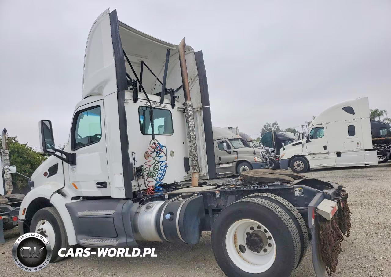 2015 Peterbilt 579 VIN:1XPBA48X3FD299336 - 3