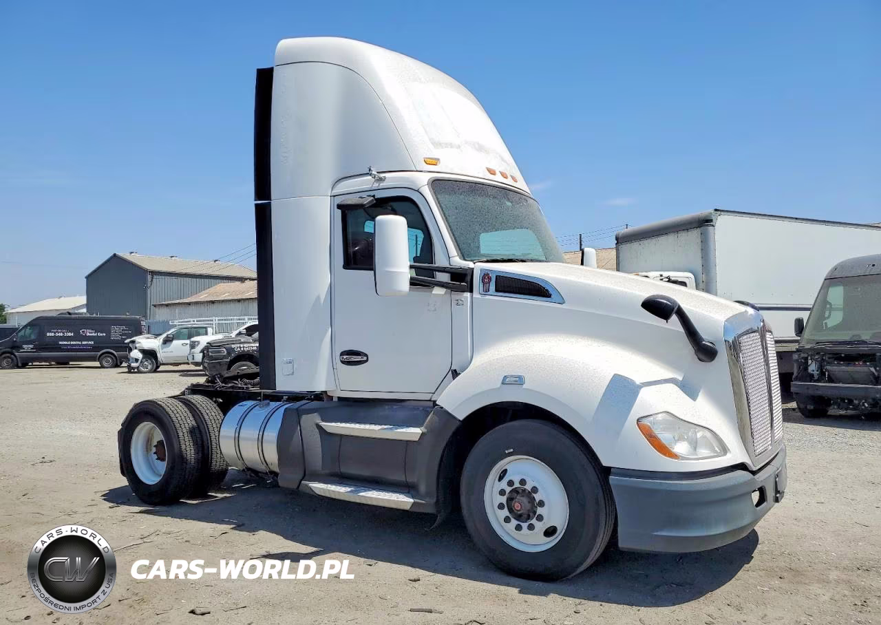 2016 Kenworth T680 Semi Truck
