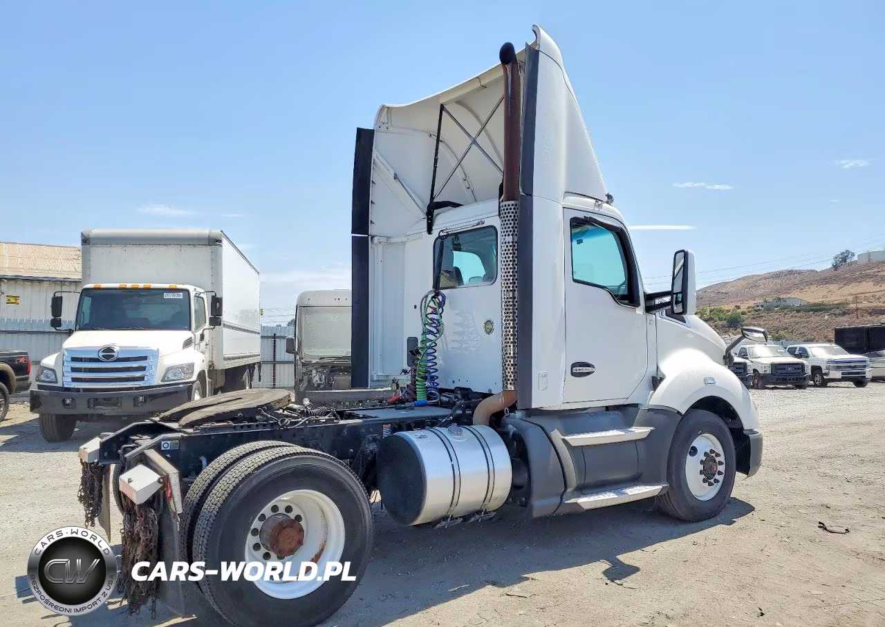 2016 Kenworth T680 Semi Truck VIN:1XKYA48X7GJ124851 - 4