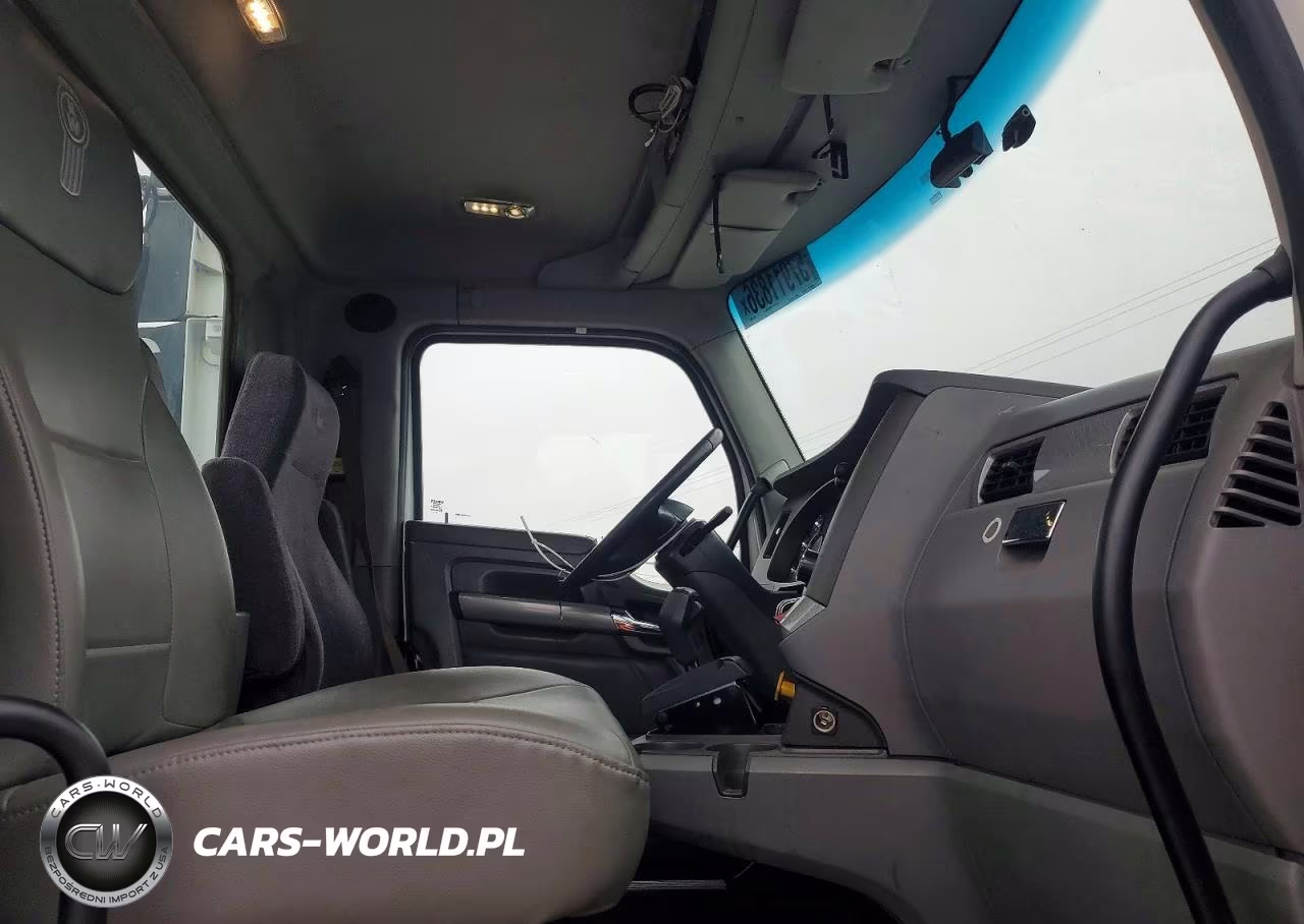 2016 Kenworth T680 Semi Truck VIN:1XKYA48X7GJ124851 - 5