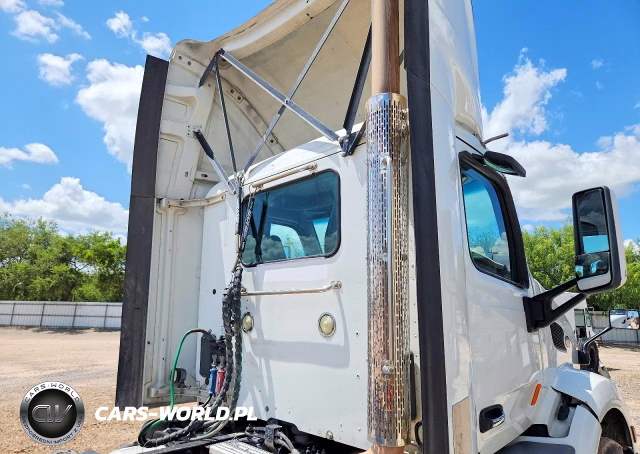 2018 Peterbilt 579 Semi Truck VIN:1XPBA48X0JD477891 - 6