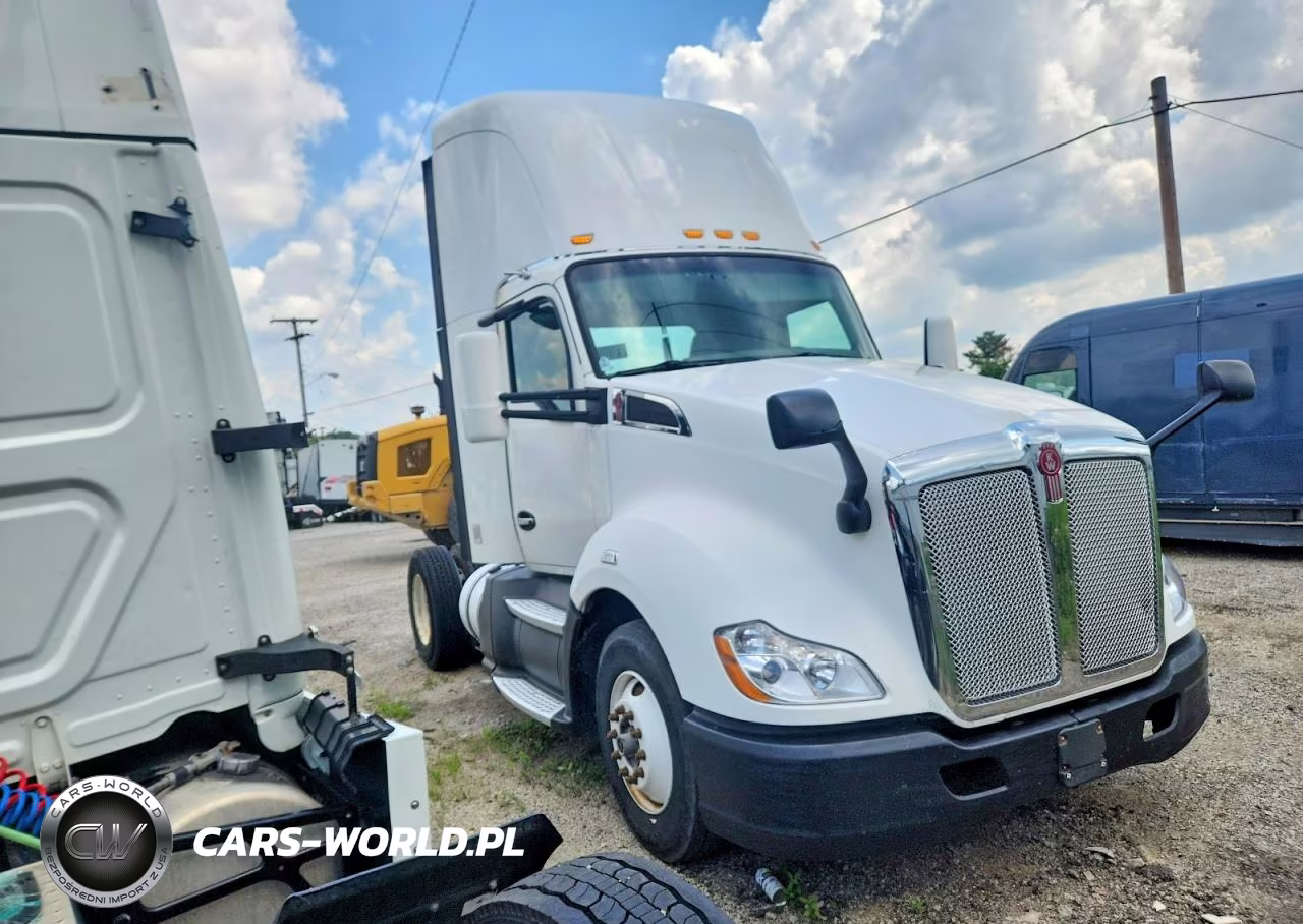 2016 Kenworth T680 Semi Truck