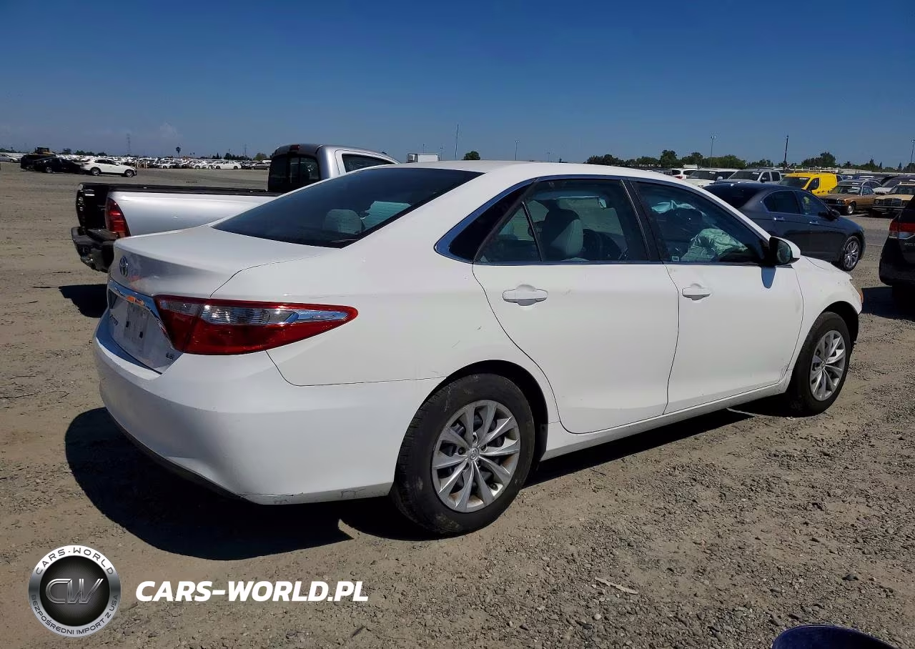 2015 Toyota Camry Le VIN:4T4BF1FK8FR490549 - 3