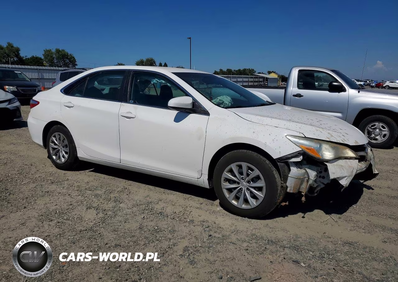 2015 Toyota Camry Le VIN:4T4BF1FK8FR490549 - 4