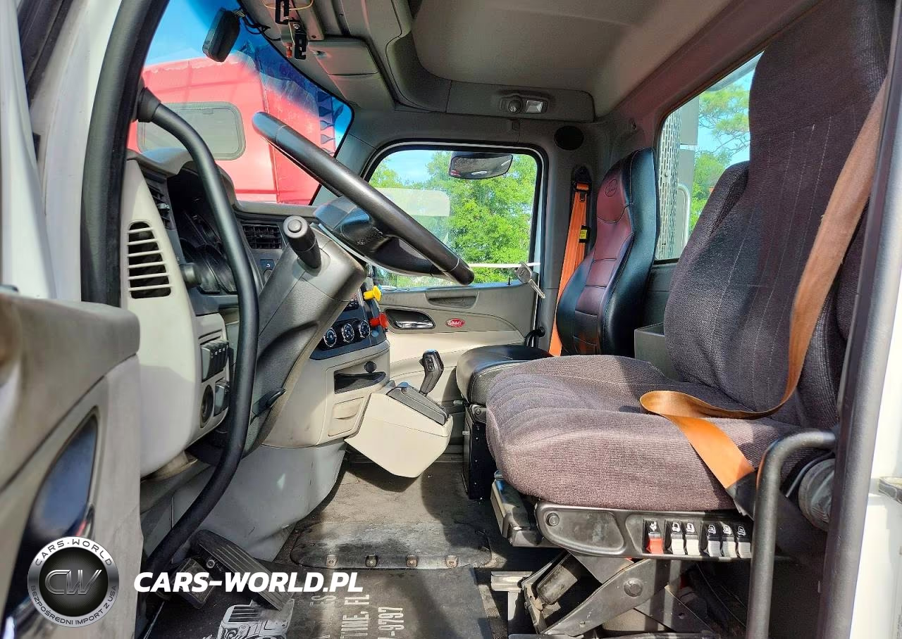 2018 Peterbilt 579 Semi Truck VIN:1XPBA48X4JD478137 - 5
