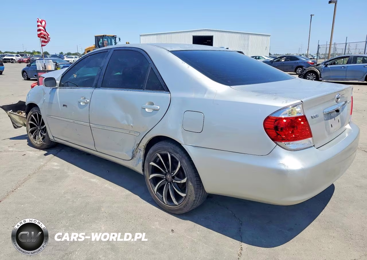 2005 Toyota Camry Le VIN:4T1BE32K05U503369 - 2