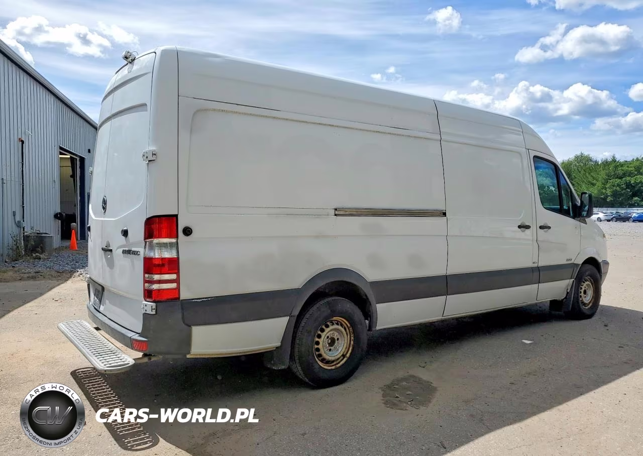 2012 Mercedes-Benz Sprinter 2500 VIN:WD3PE8CB5C5699977 - 3