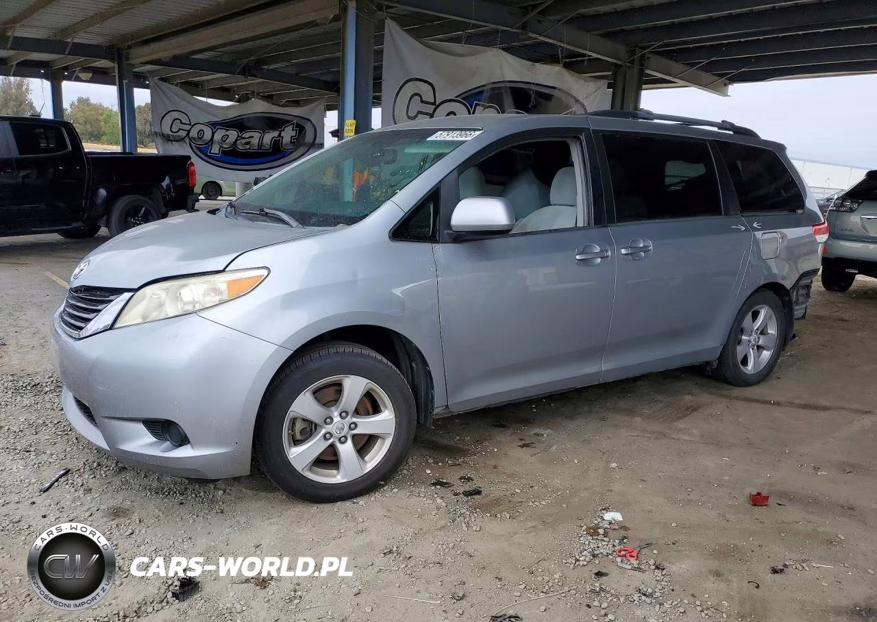2011 Toyota Sienna Le 8-Passenger