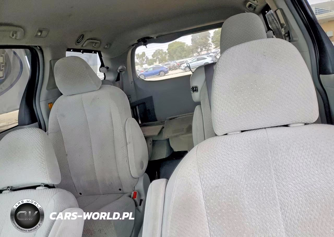 2011 Toyota Sienna Le 8-Passenger VIN:5TDKK3DC0BS050695 - 10
