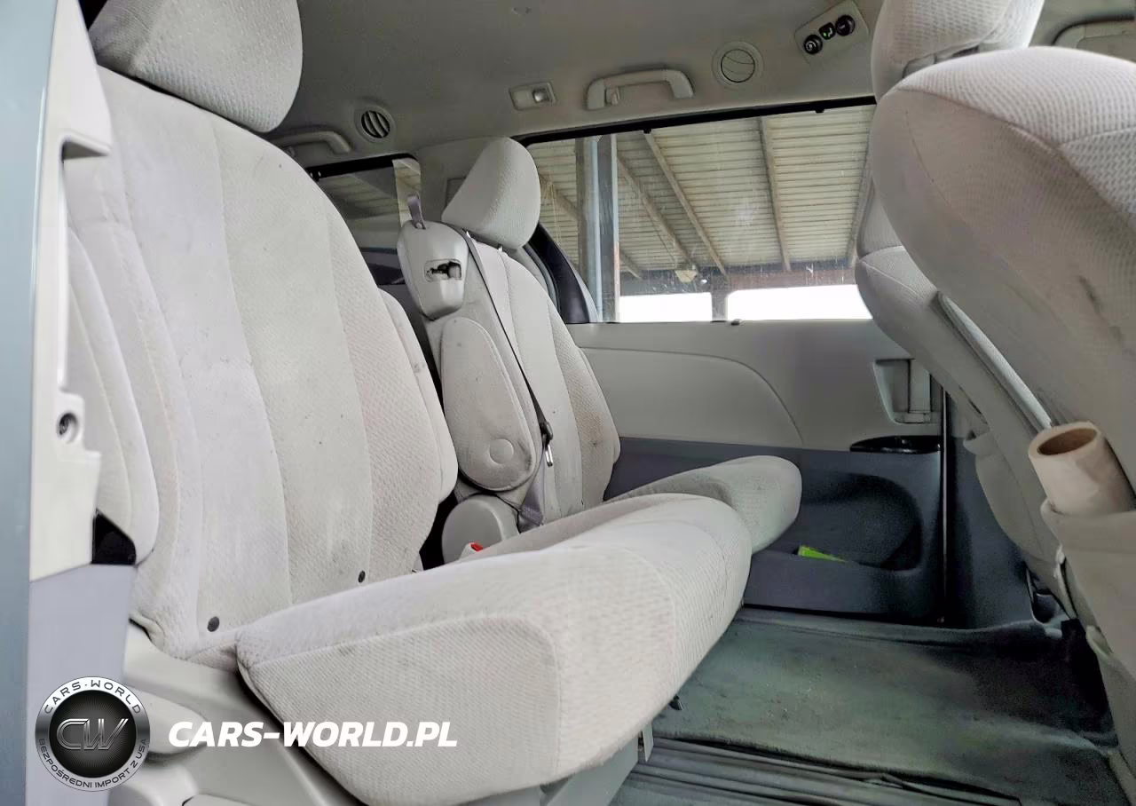 2011 Toyota Sienna Le 8-Passenger VIN:5TDKK3DC0BS050695 - 11