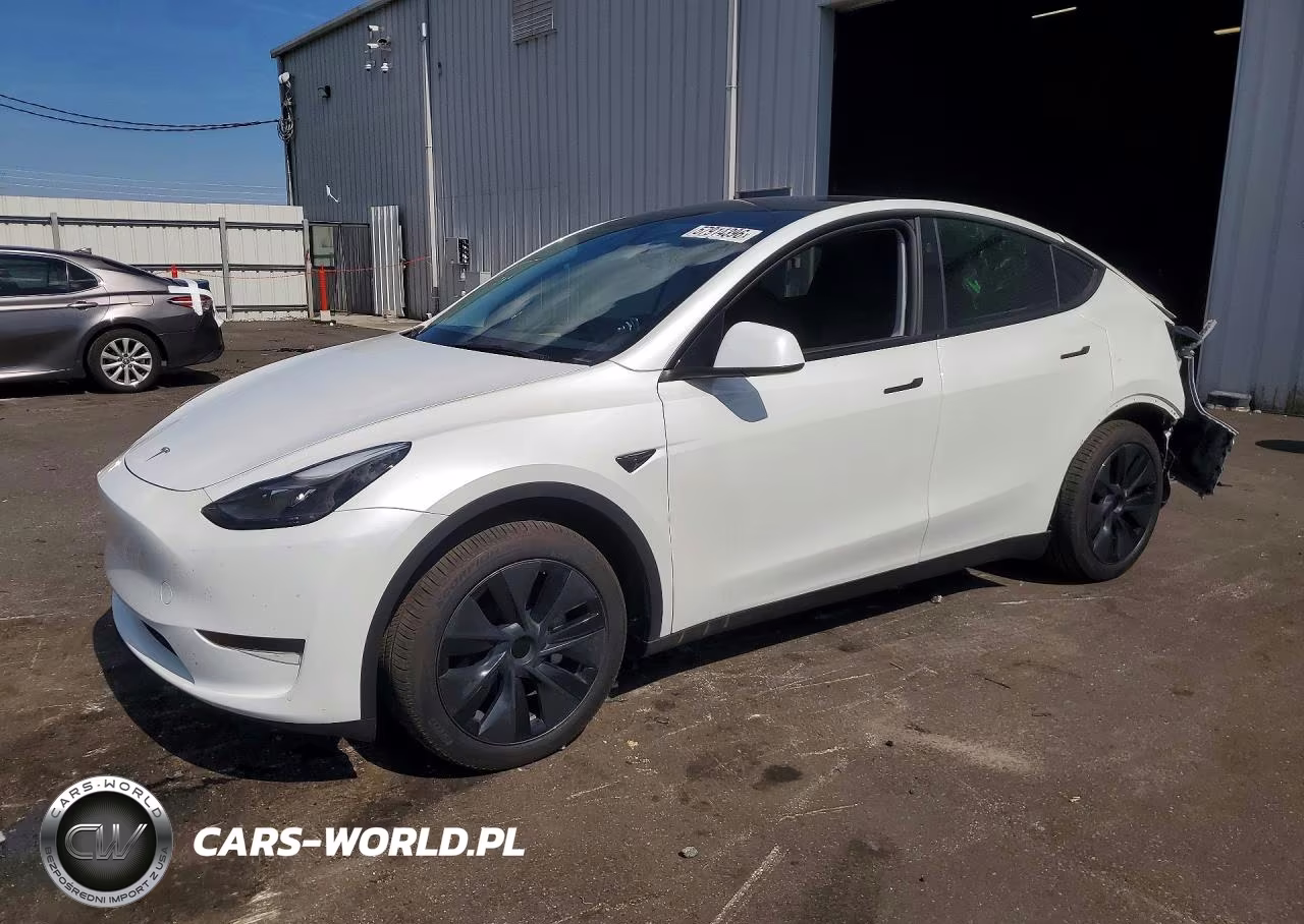 2024 Tesla Model Y – zdjęcie 1 z 13