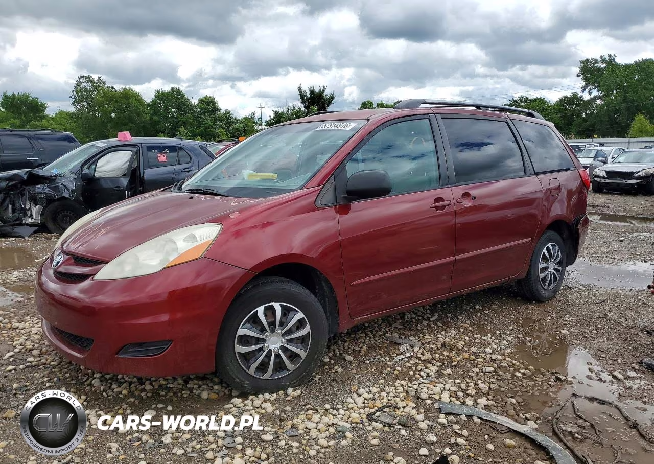2007 Toyota Sienna Le 8-Passenger