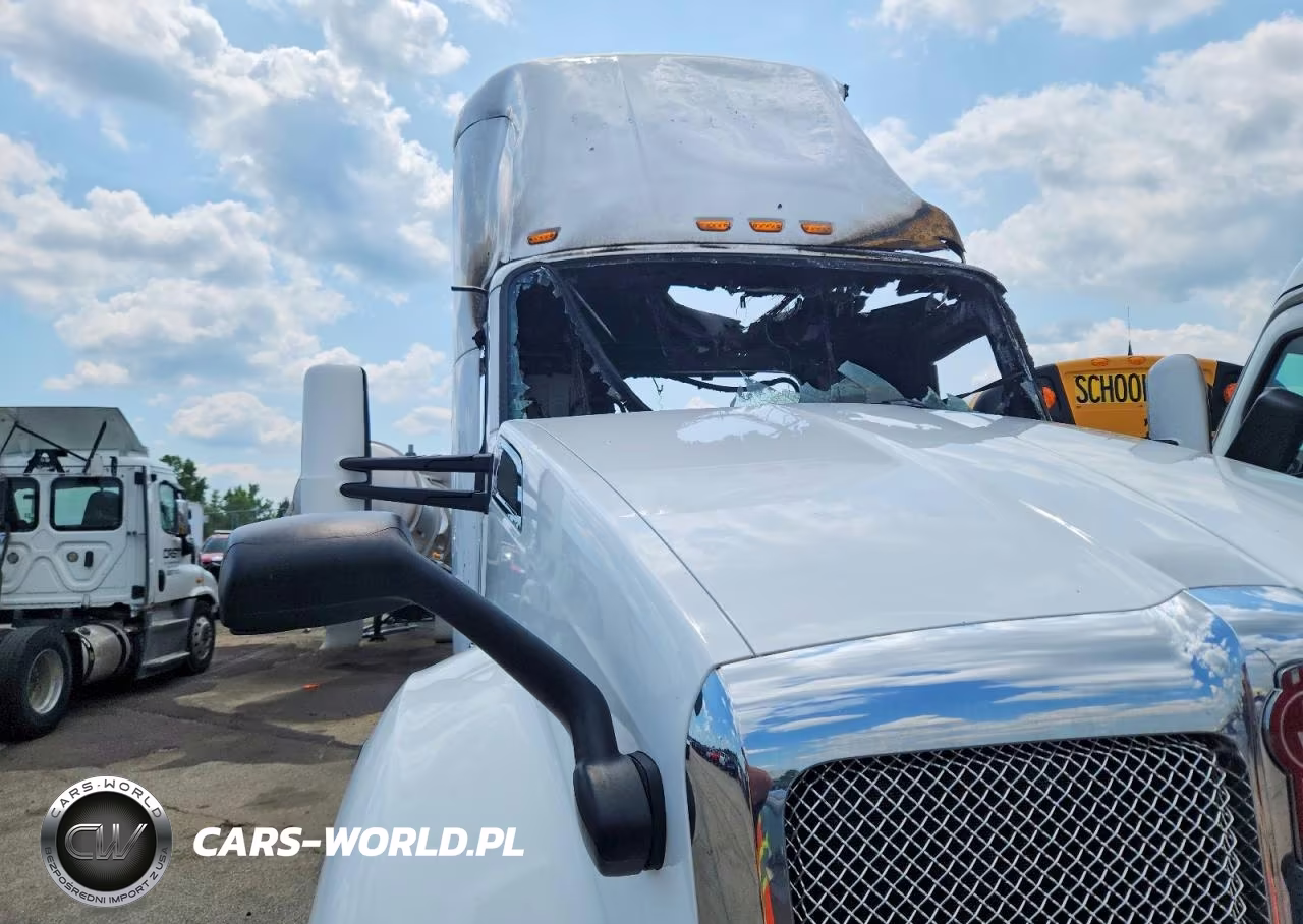 2019 Kenworth T680 Semi Truck VIN:1XKYA48X2KJ297265 - 10