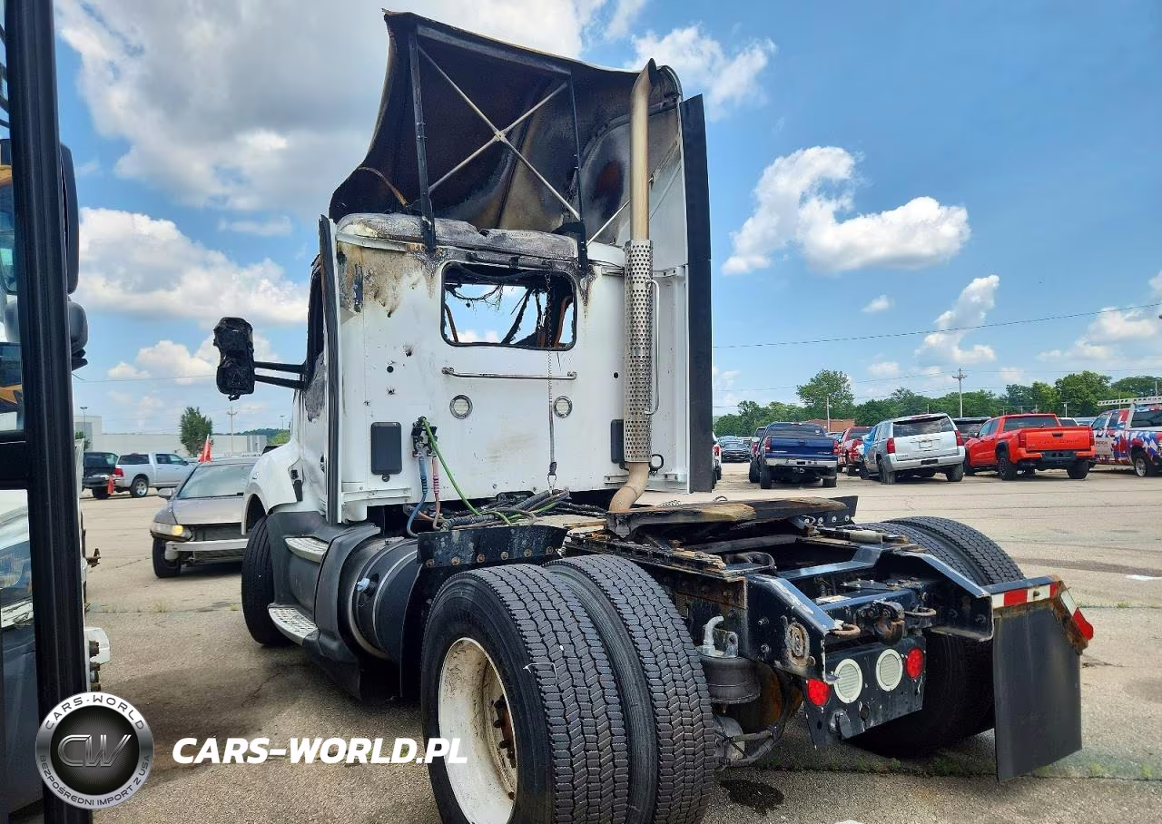 2019 Kenworth T680 Semi Truck VIN:1XKYA48X2KJ297265 - 3