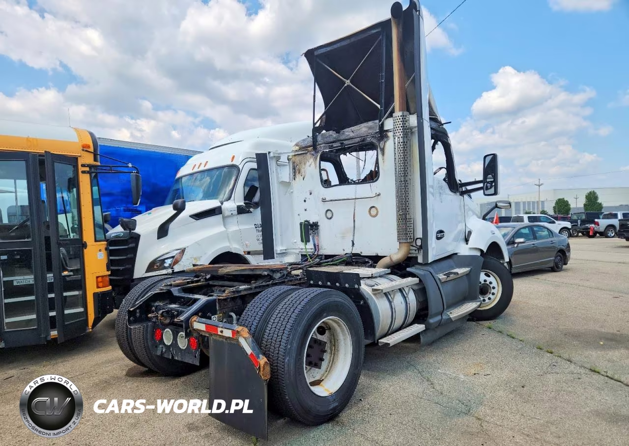 2019 Kenworth T680 Semi Truck VIN:1XKYA48X2KJ297265 - 4