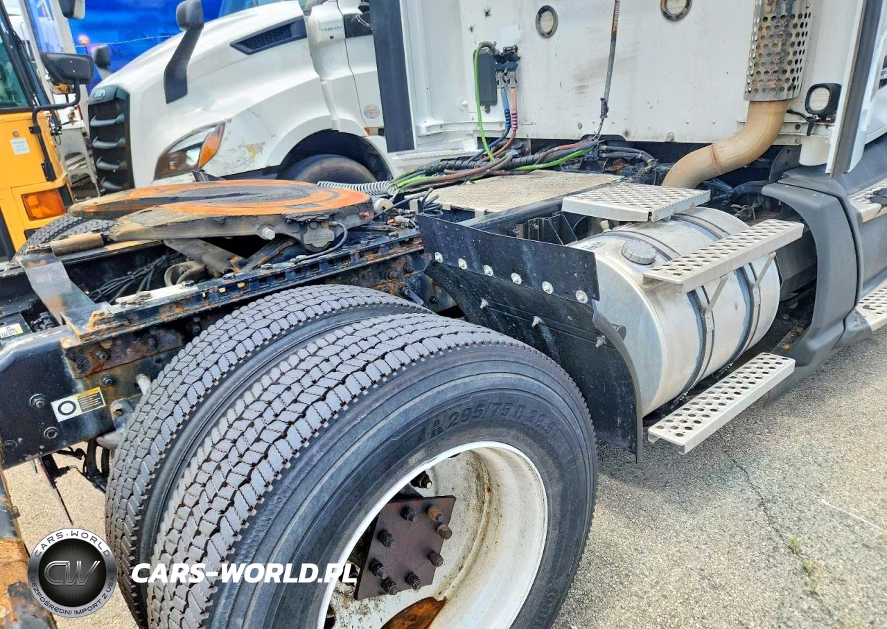 2019 Kenworth T680 Semi Truck VIN:1XKYA48X2KJ297265 - 6