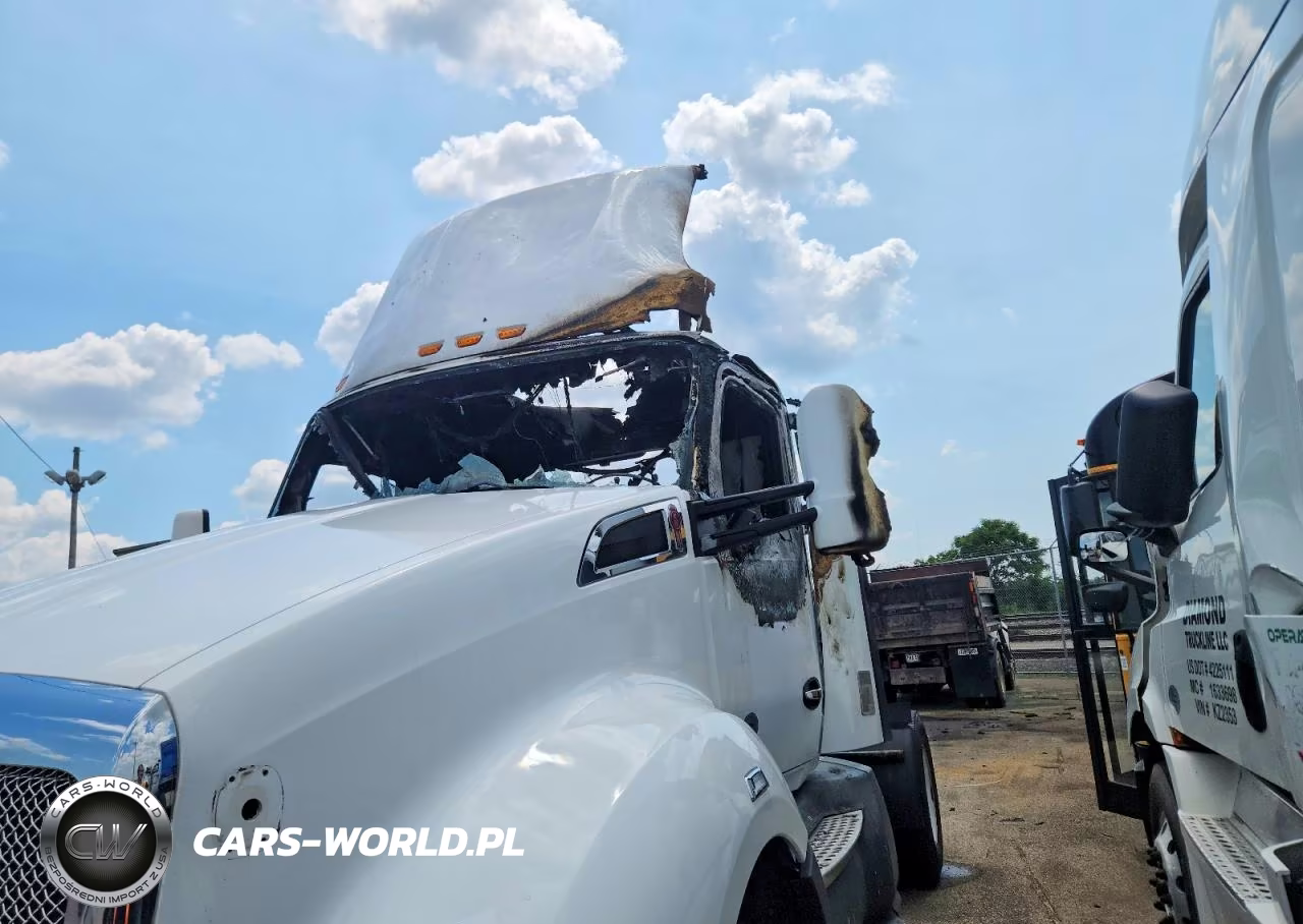 2019 Kenworth T680 Semi Truck VIN:1XKYA48X2KJ297265 - 9