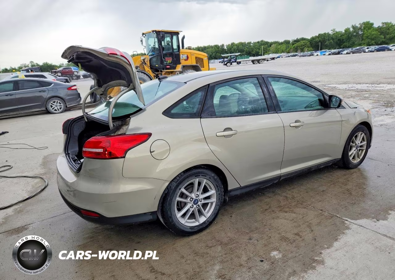 2016 Ford Focus Se VIN:1FADP3F24GL344095 - 3