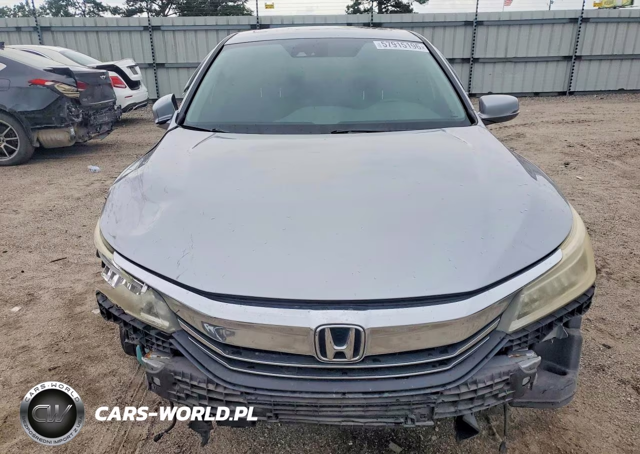 2017 Honda Accord Touring VIN:1HGCR3F91HA016838 - 5