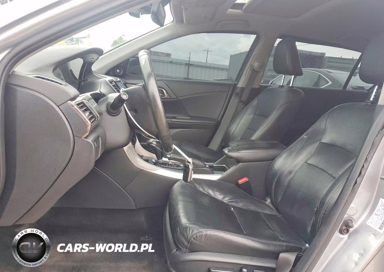 2017 Honda Accord Touring VIN:1HGCR3F91HA016838 - 7