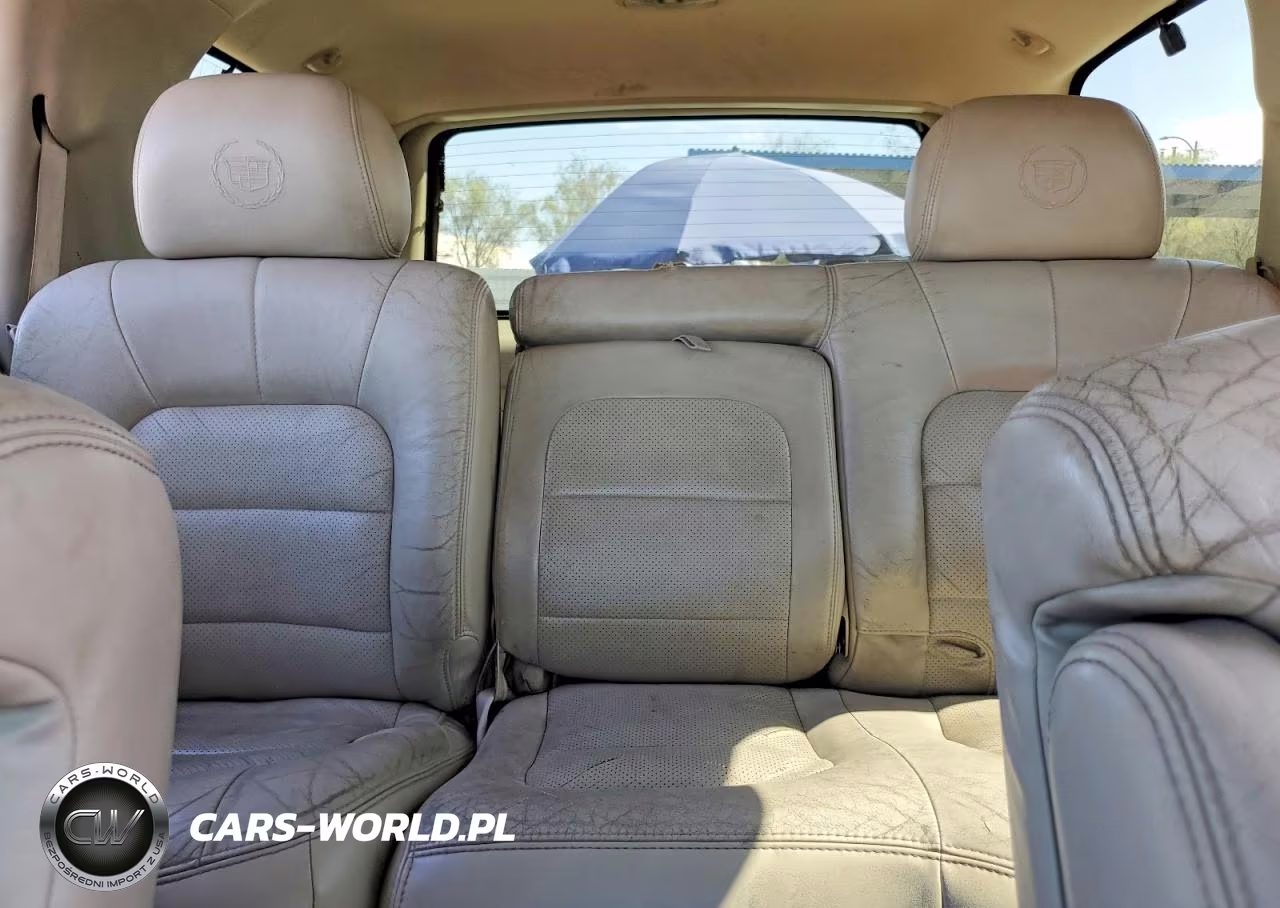 2002 Cadillac Escalade Luxury VIN:1GYEK63N22R111748 - 10