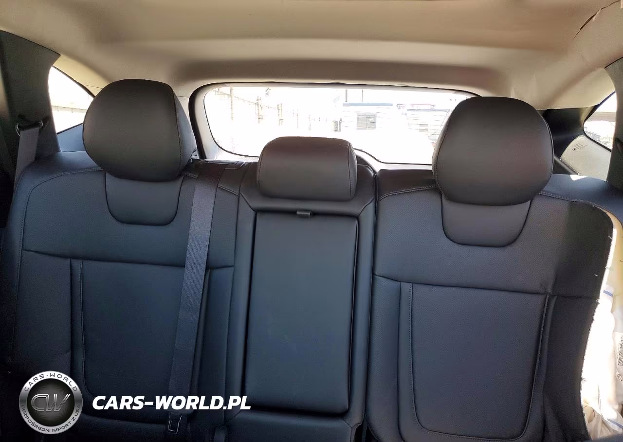 2026 Hyundai Tucson Limited VIN:5NMJECDE8TH681042 - 10