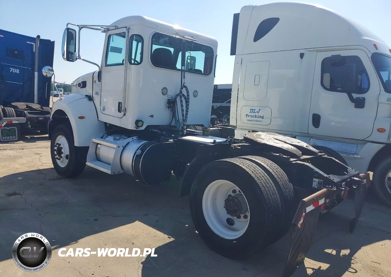 2017 Peterbilt 348 Semi Truck VIN:1XP3AJ8XXHD430669 - 3
