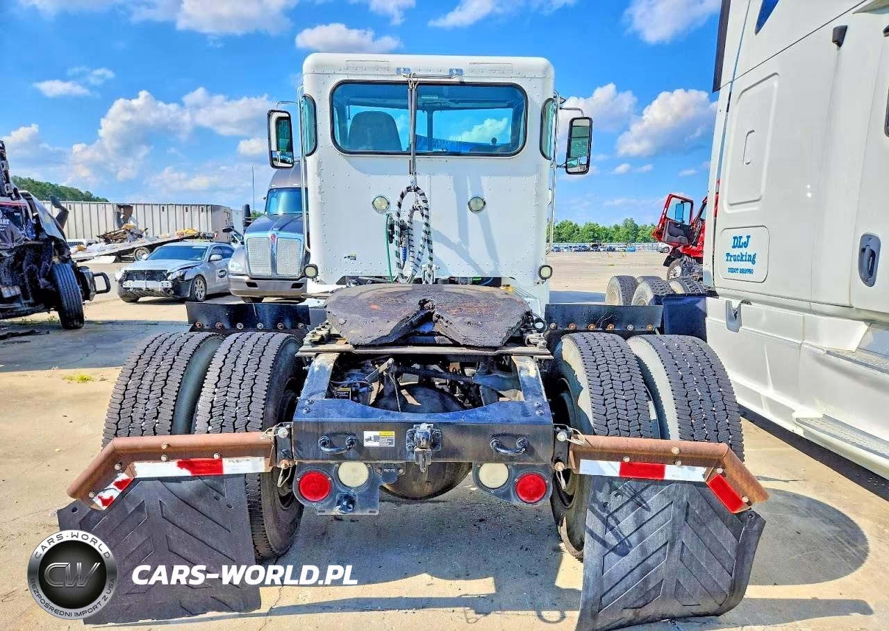2017 Peterbilt 348 Semi Truck VIN:1XP3AJ8XXHD430669 - 9